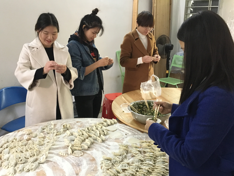 冬至包餃子 溫情暖寒冬-經過食品金屬檢測機，更放心