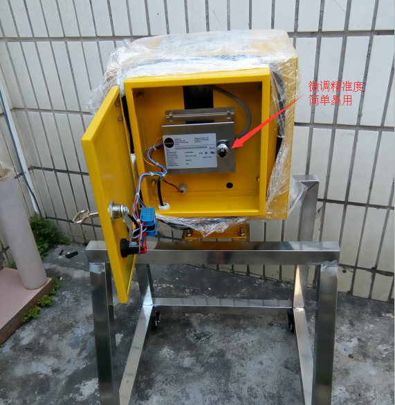 供應(yīng)梁興塑機(jī)輔機(jī)  塑料銅鋁檢測(cè)分離器 再生塑料雜質(zhì)金屬分離器 德國(guó)技術(shù)第四代金屬分離器 東莞廠家直銷保修二年 終身維護(hù)